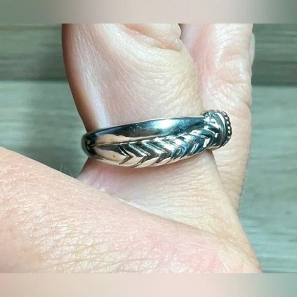 Andrea Candela Sterling Silver & 18k Yellow Gold Textured Crossover “Linea” Ring - Picture 10 of 11